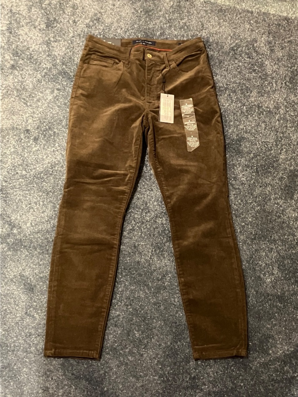 NWT Tommy Hilfiger Tribeca Skinny Corduroy Pants (Size 8) - Picture 9 of 14